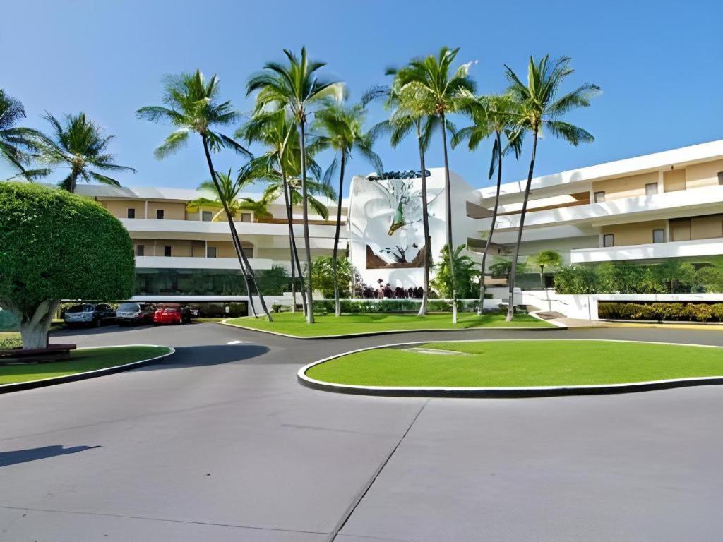 Wyndham Royal Sea Cliff Resort Kailua-Kona Exterior photo