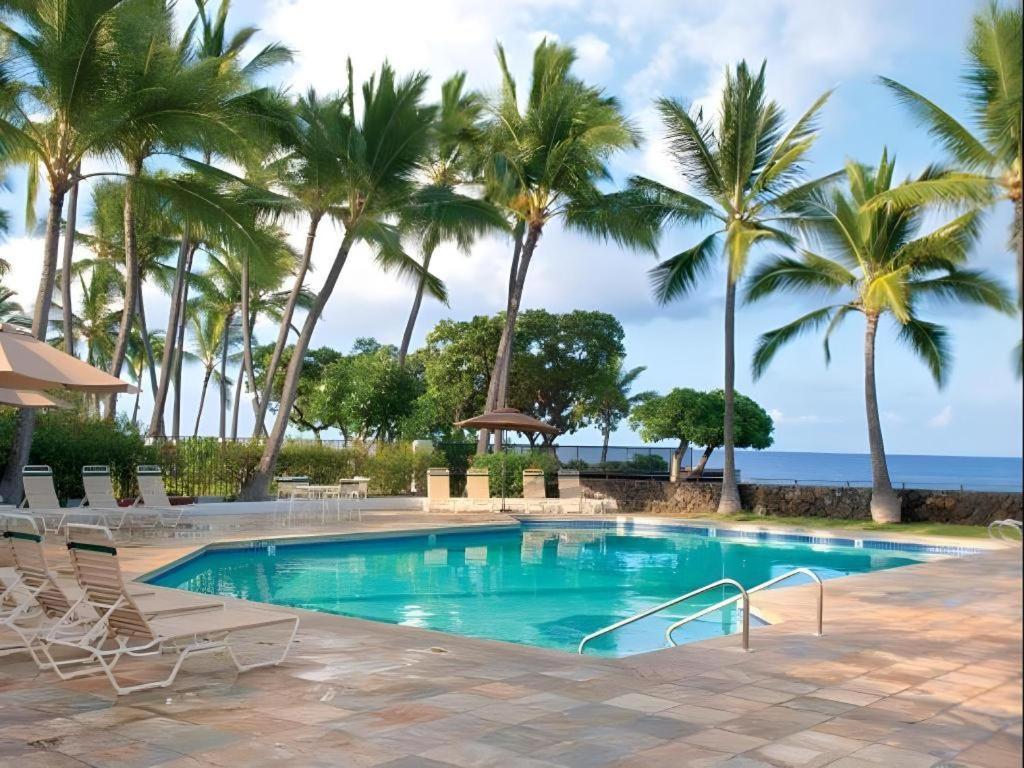Wyndham Royal Sea Cliff Resort Kailua-Kona Exterior photo