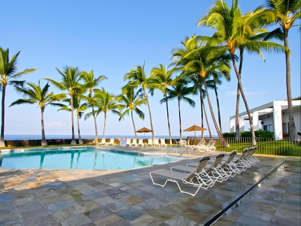 Wyndham Royal Sea Cliff Resort Kailua-Kona Exterior photo