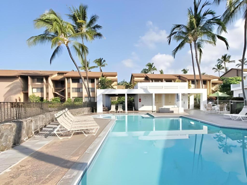 Wyndham Royal Sea Cliff Resort Kailua-Kona Exterior photo