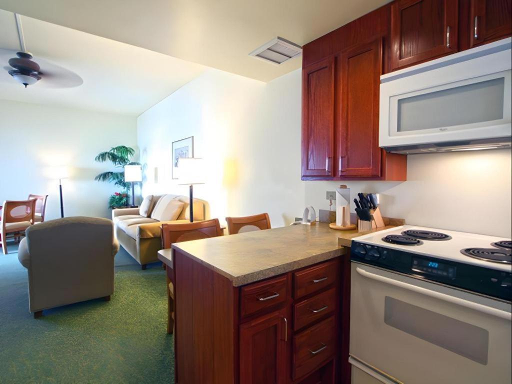 Wyndham Royal Sea Cliff Resort Kailua-Kona Exterior photo