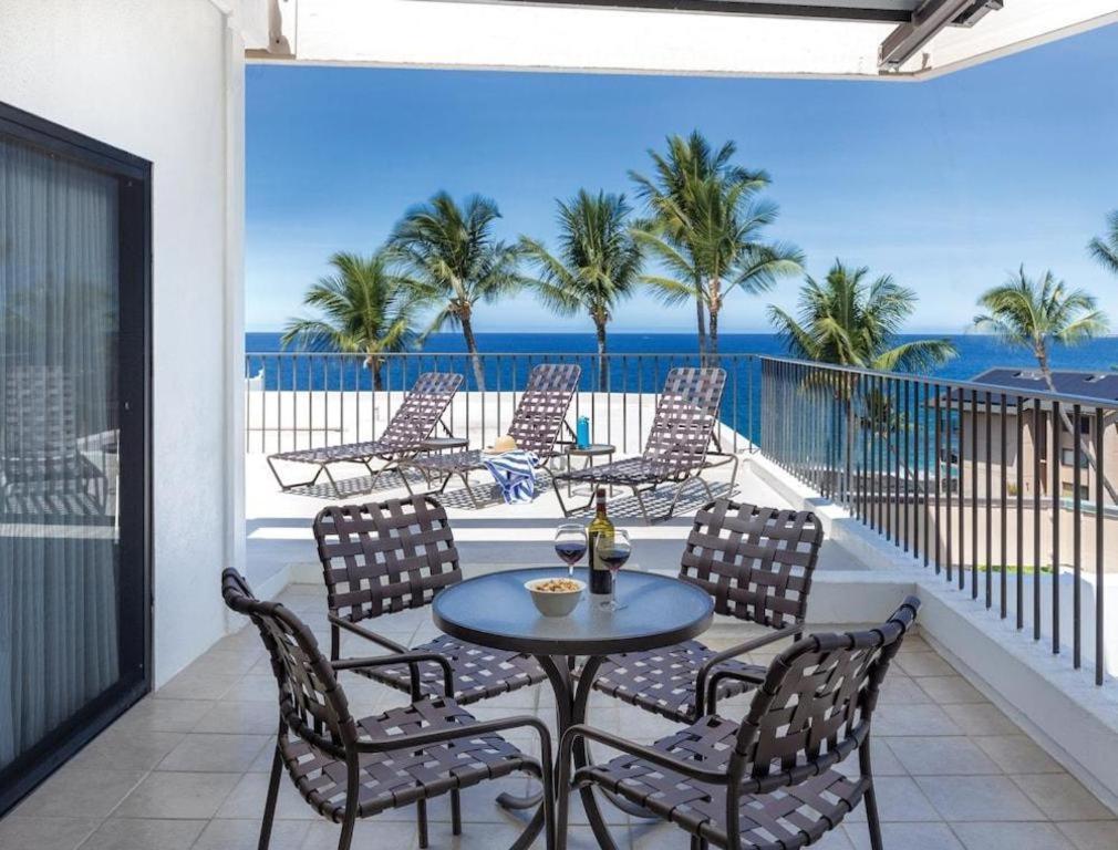 Wyndham Royal Sea Cliff Resort Kailua-Kona Exterior photo