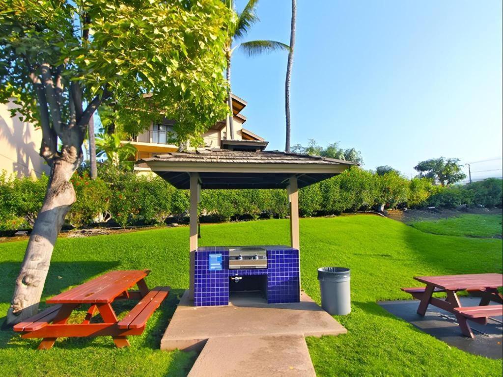 Wyndham Royal Sea Cliff Resort Kailua-Kona Exterior photo