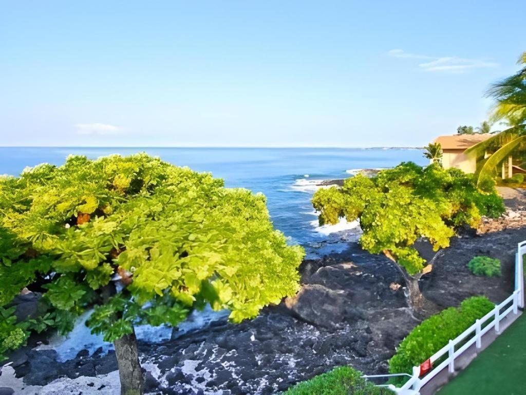 Wyndham Royal Sea Cliff Resort Kailua-Kona Exterior photo