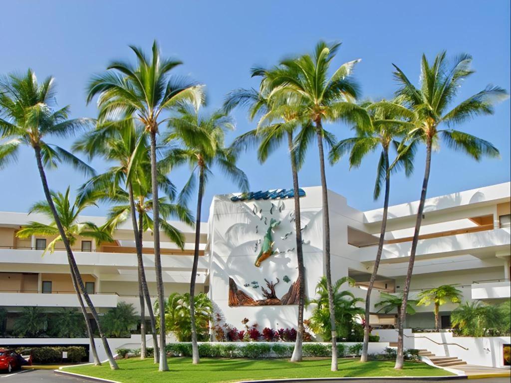 Wyndham Royal Sea Cliff Resort Kailua-Kona Exterior photo