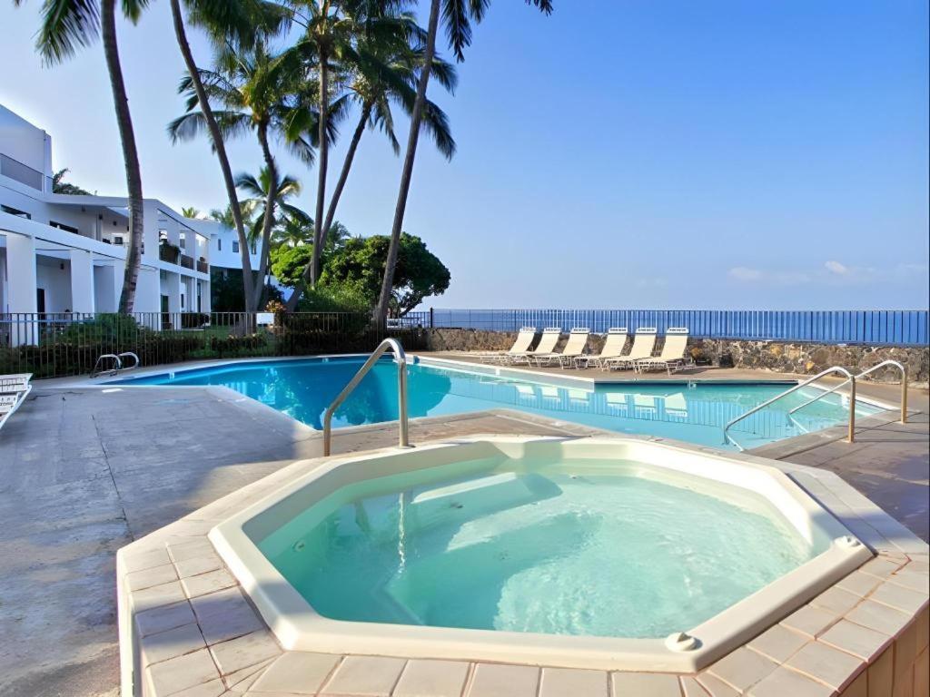 Wyndham Royal Sea Cliff Resort Kailua-Kona Exterior photo