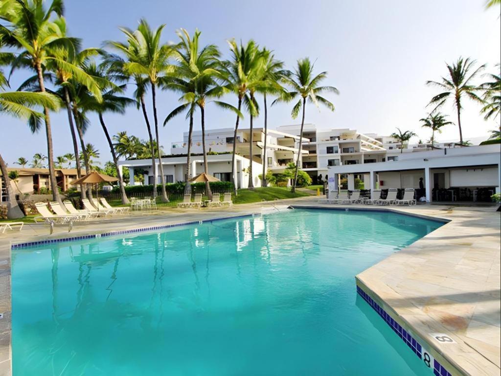 Wyndham Royal Sea Cliff Resort Kailua-Kona Exterior photo